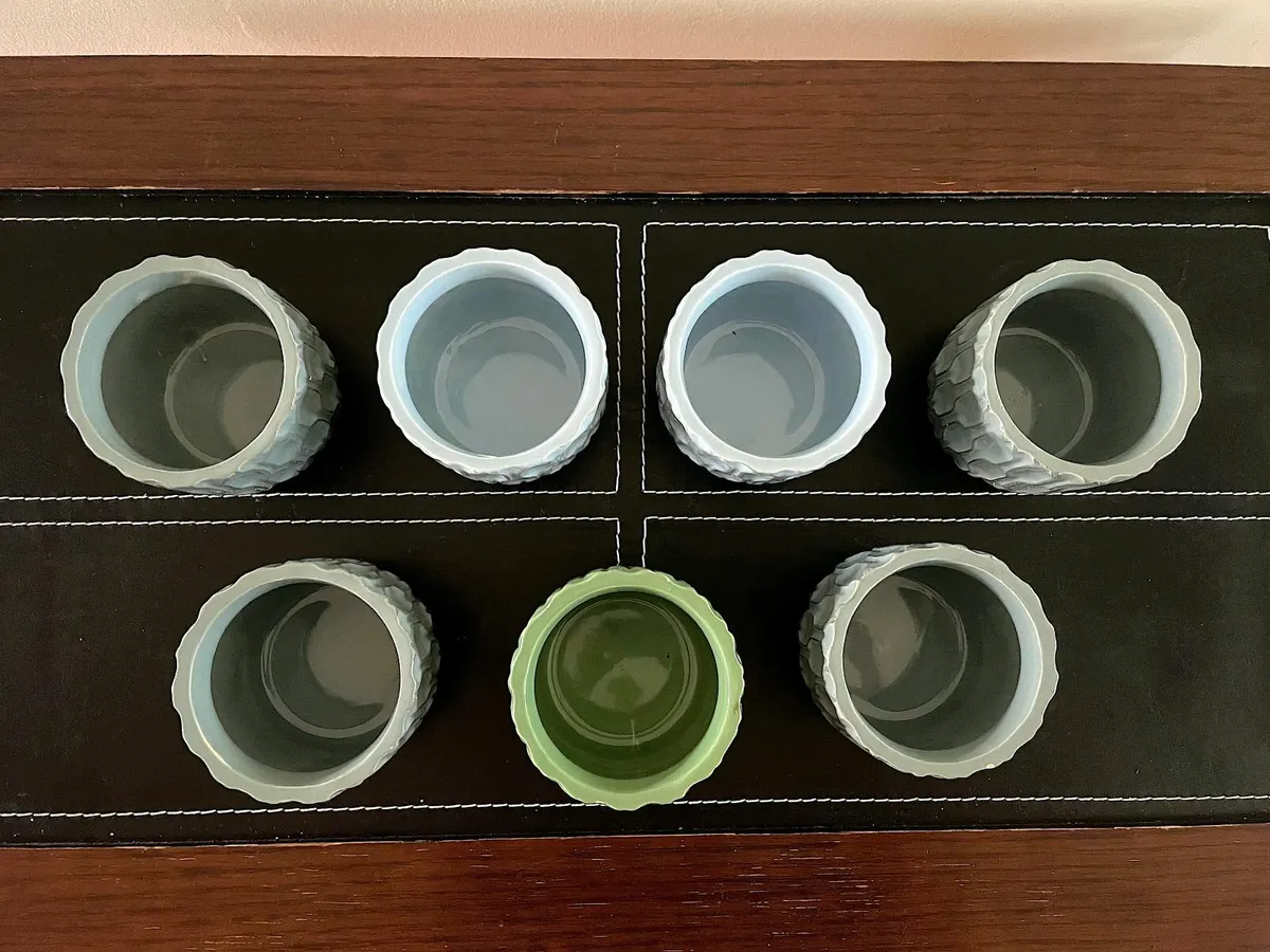 Green shade ceramic flower pots (2 lots) - Image 4