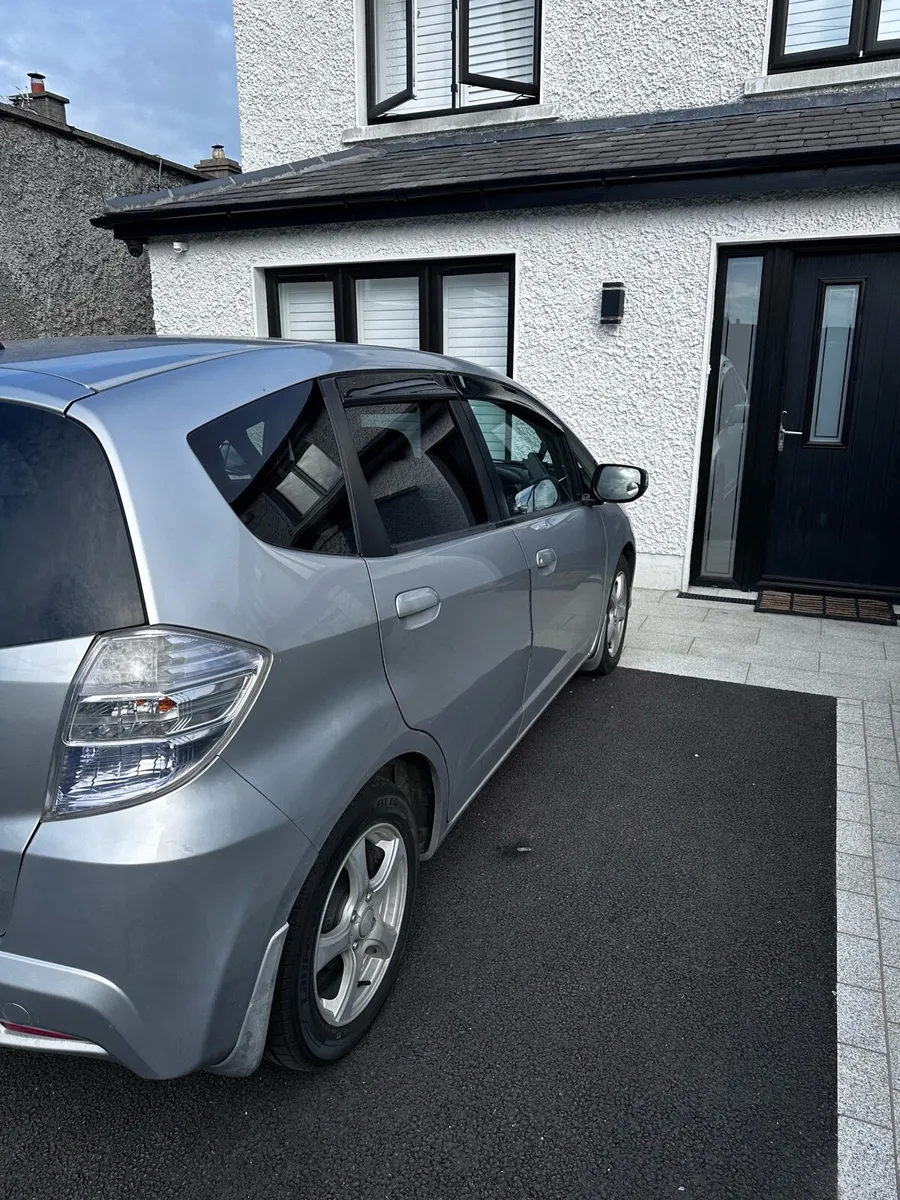Honda Fit Hybrid 2012 – Automatic - Image 2