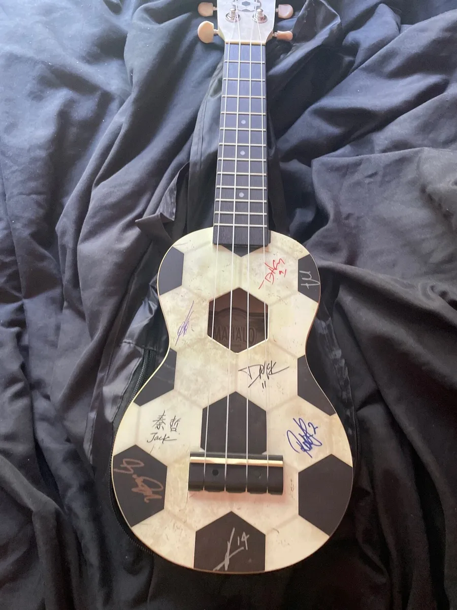 Ukulele - Image 1