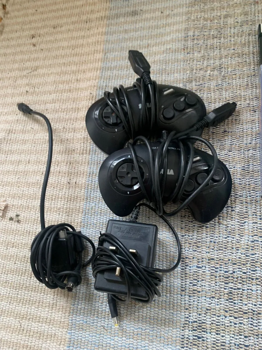 Sega Mega Drive & Games - Image 2
