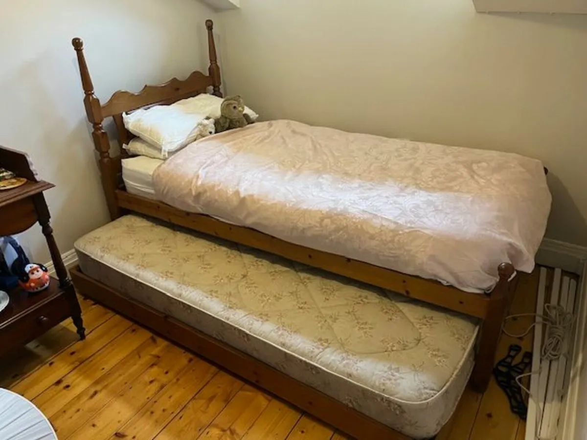 Oak Bed Set  ---converts to double bed - Image 1