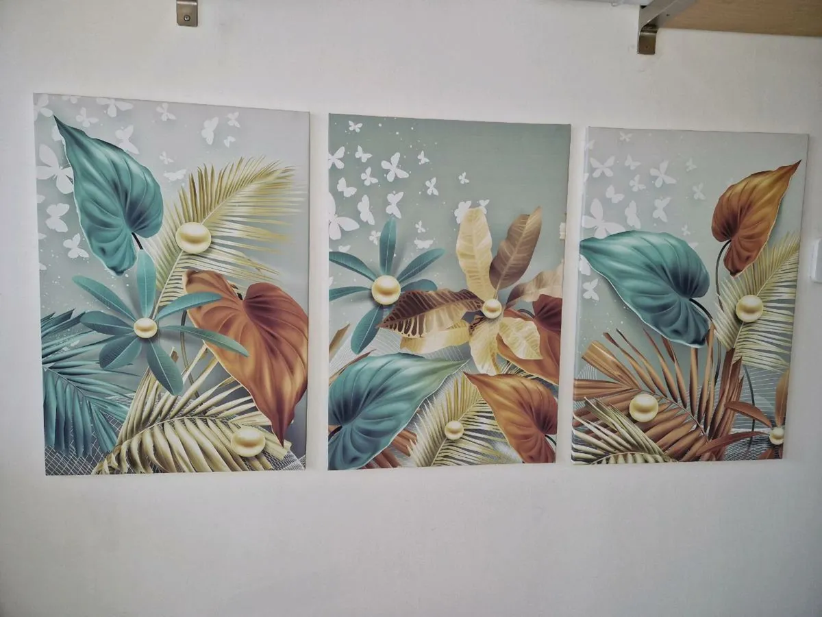 3 canvas 70 cm x 45 cm - Image 2