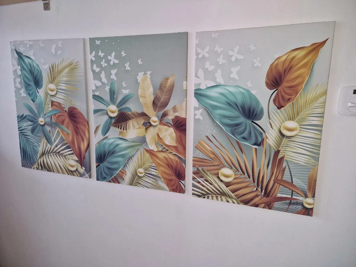3 canvas 70 cm x 45 cm - Image 3
