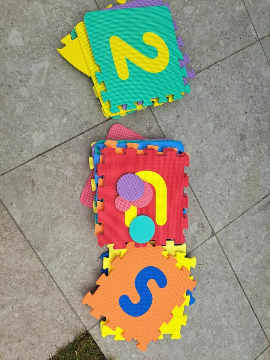 Free - Interlocking foam kids mat