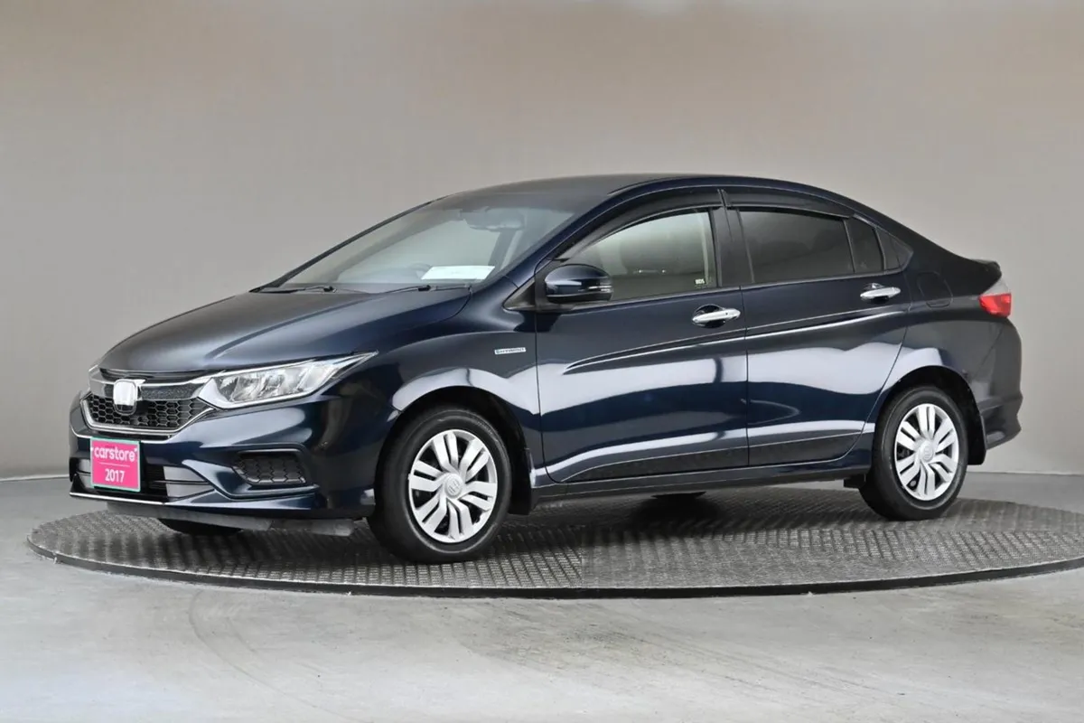 Honda Grace 1.5 Hybrid 4DR Auto  very Low Mileage - Image 4