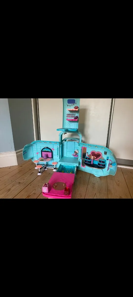 LOL camper van plus LOL dolls - Image 2