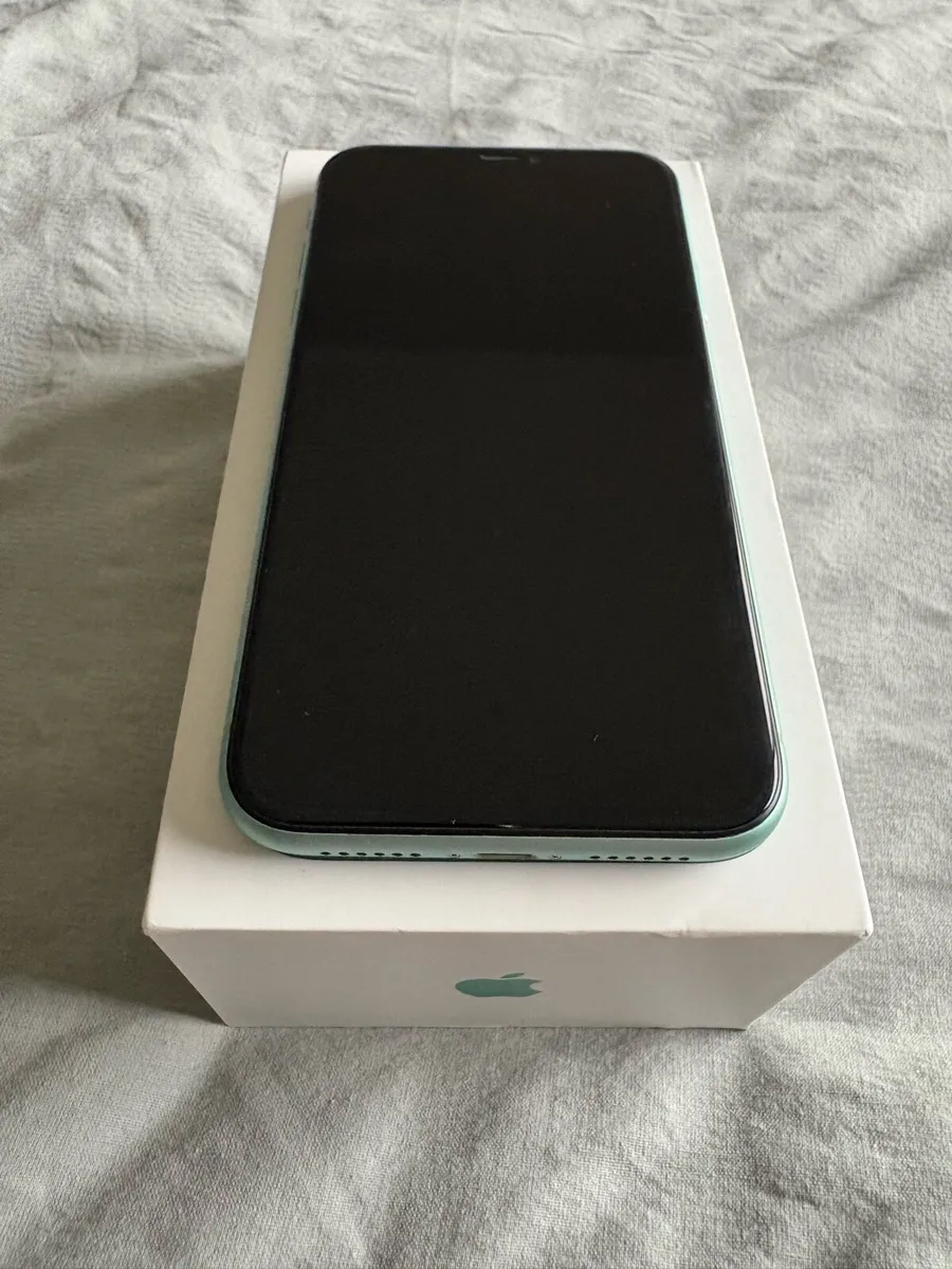 iPhone 11 - Image 1