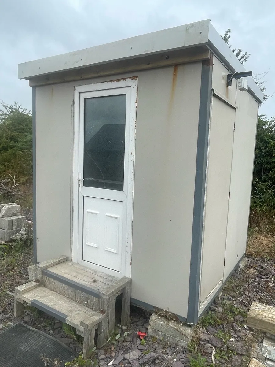 Toilet block/Utility - Image 1