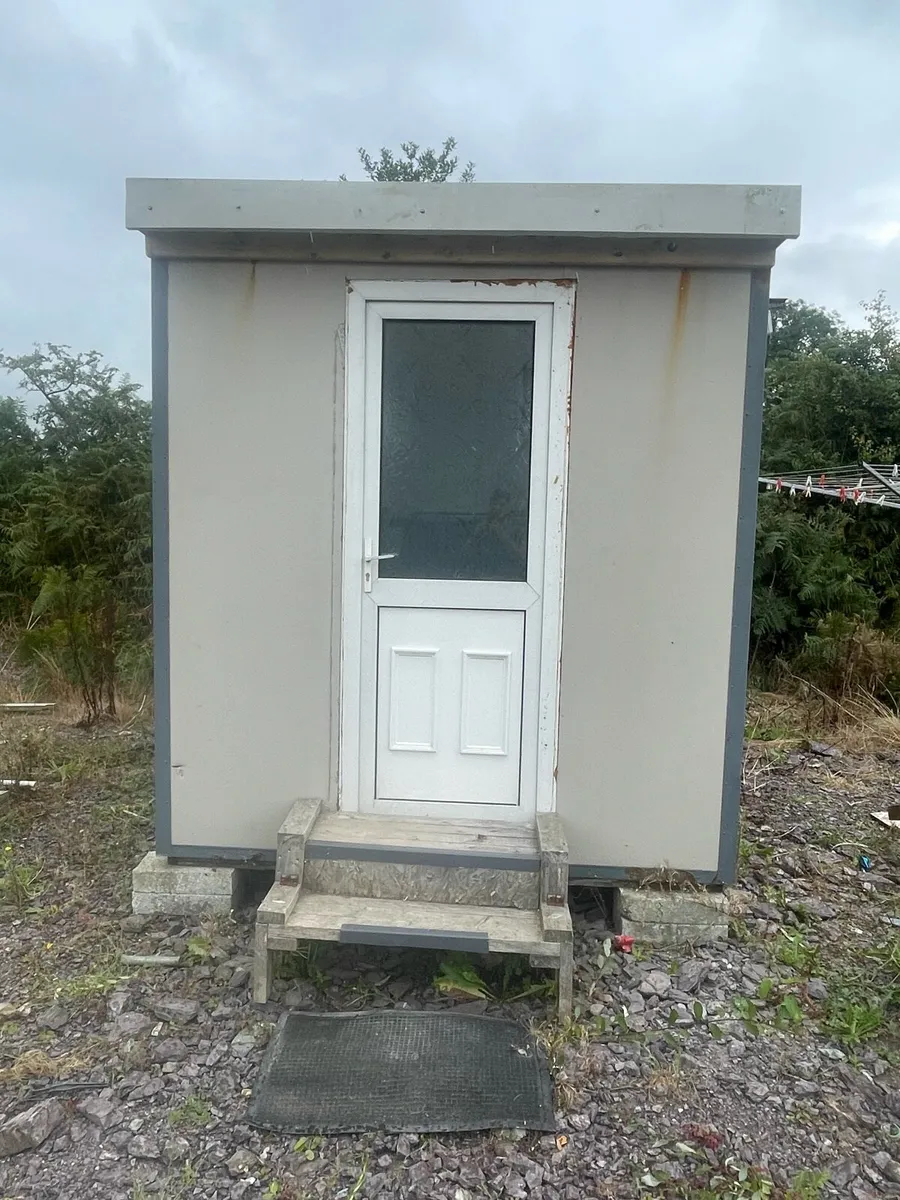 Toilet block/Utility - Image 2