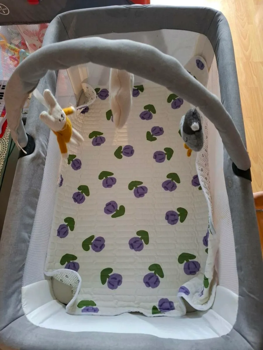 Baby cot - Image 2