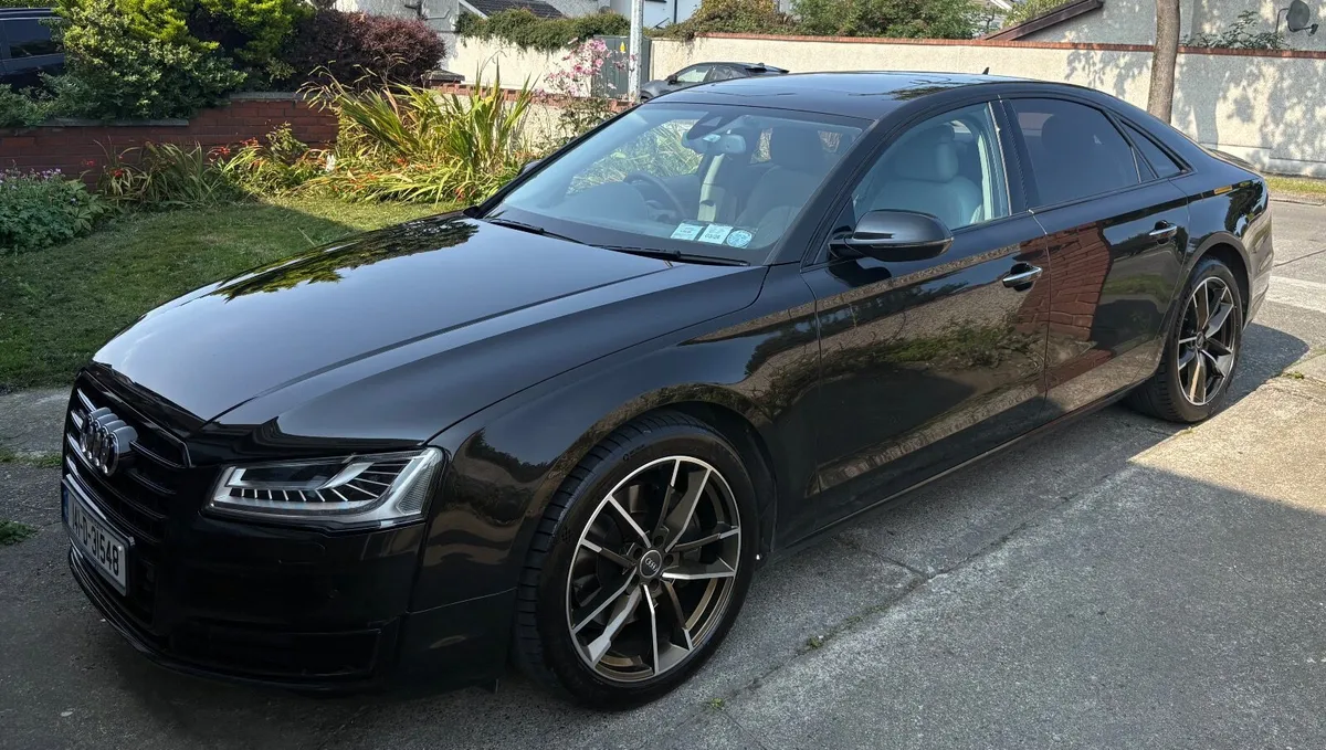 Audi A8 2014 - Image 2