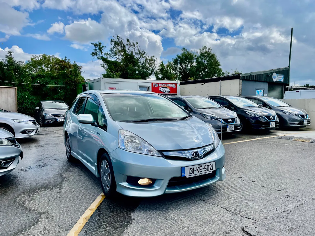 HONDA FIT SHUTTLE 2013 /1.3, HYBRID/ - Image 1