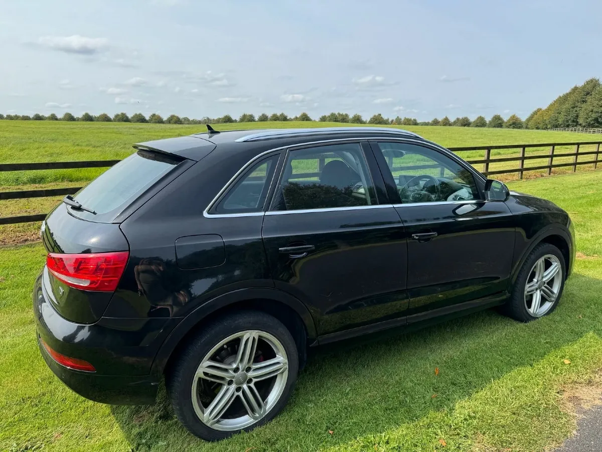 Audi Q3 2012 - Image 1
