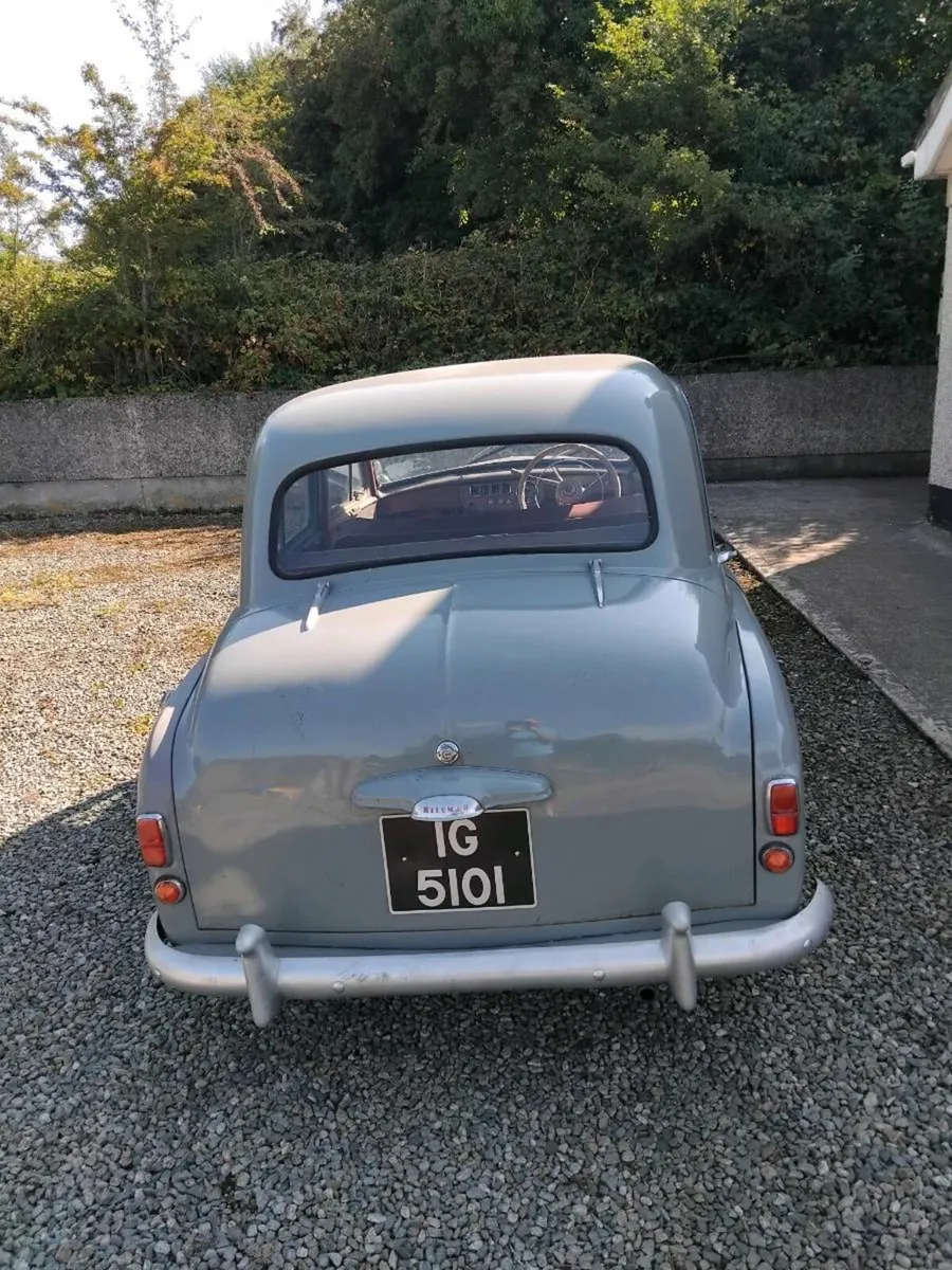 Vintage car - Image 2