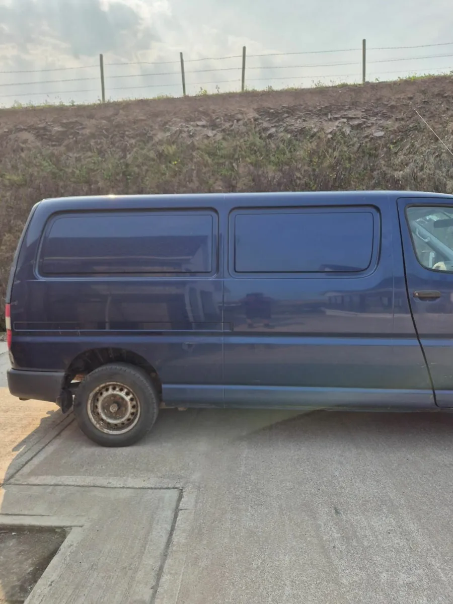 Toyota HiAce 2008 - Image 2