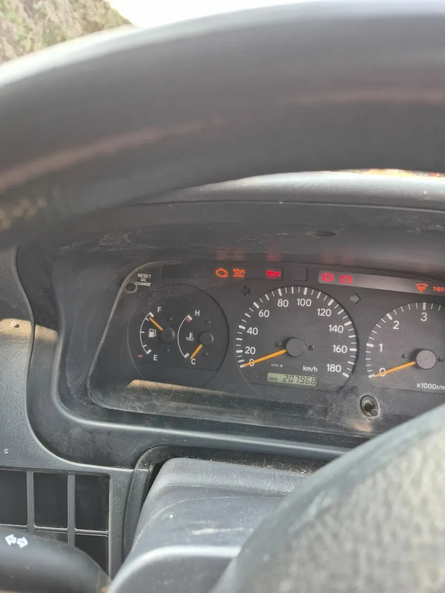 Toyota HiAce 2008 - Image 3