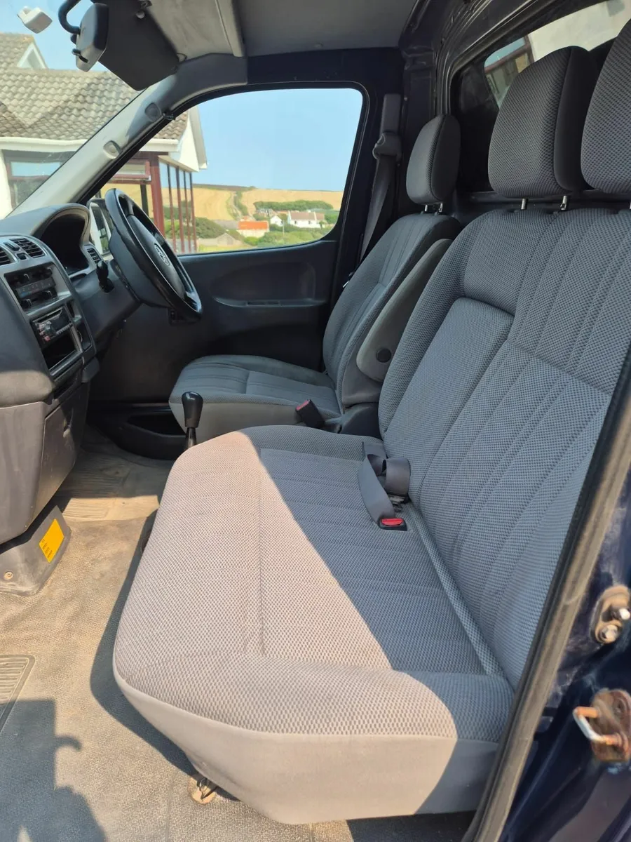 Toyota HiAce 2008 - Image 4