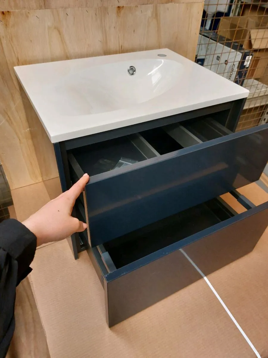 **Brand New Bathroom Units** - Image 2