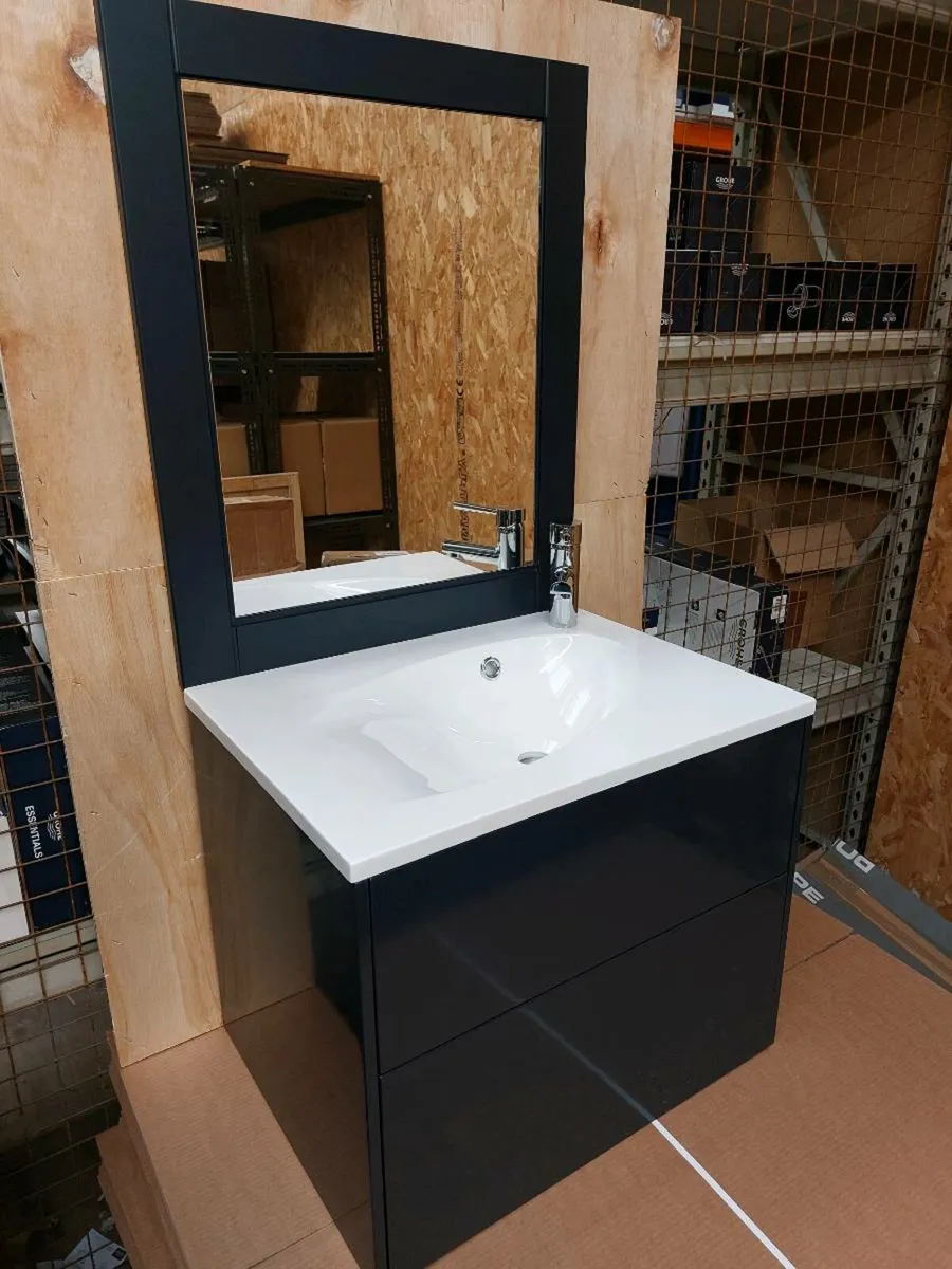 **Brand New Bathroom Units** - Image 3