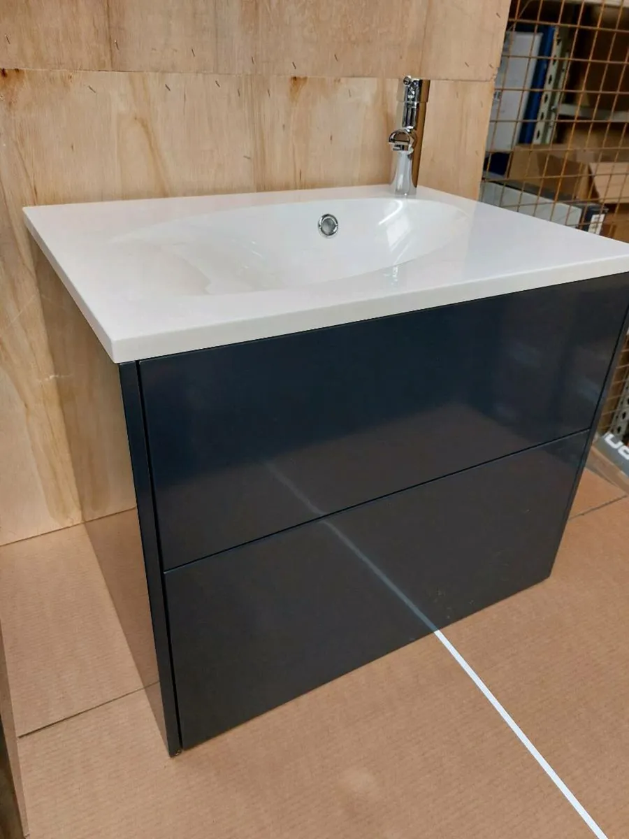 **Brand New Bathroom Units** - Image 4