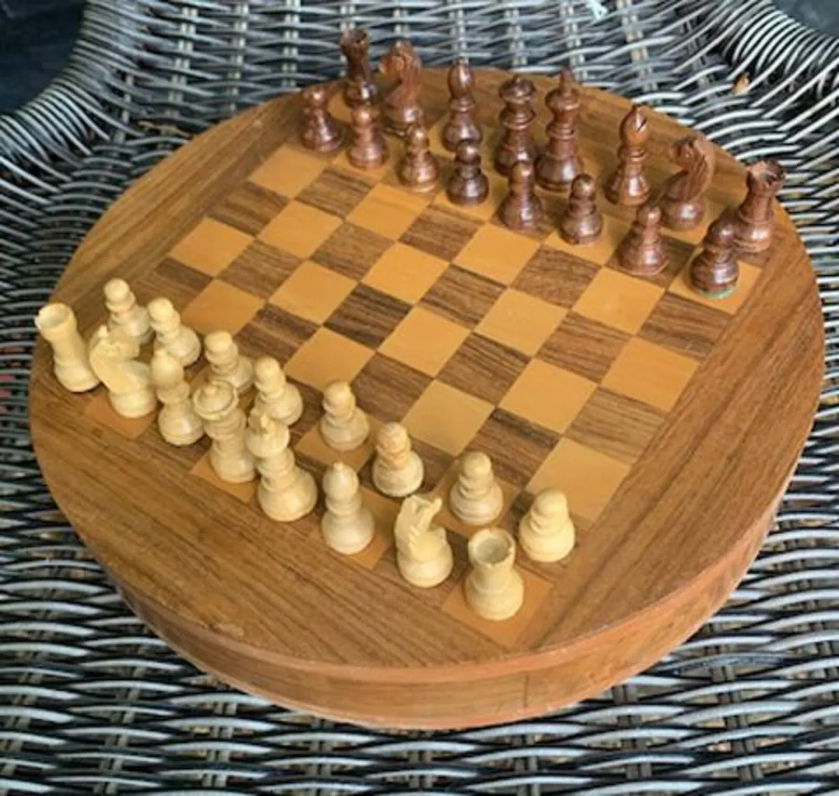 Portable Magnetic Chess set - Image 4