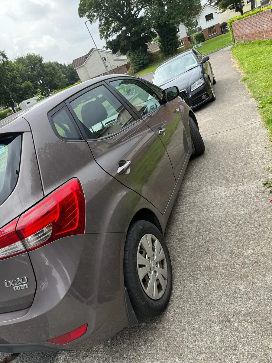 Car - Image 3