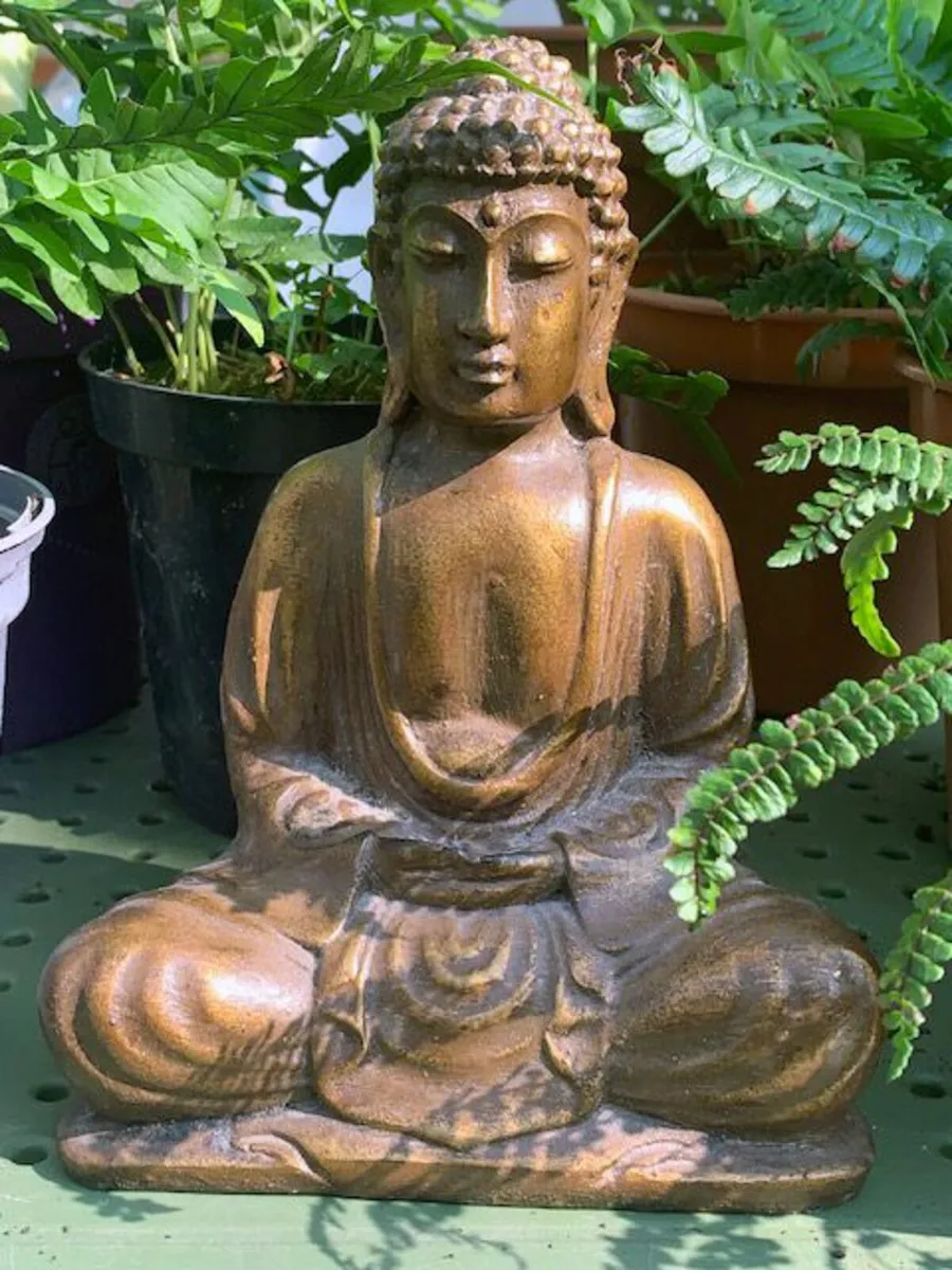 Buddha statue - Image 1