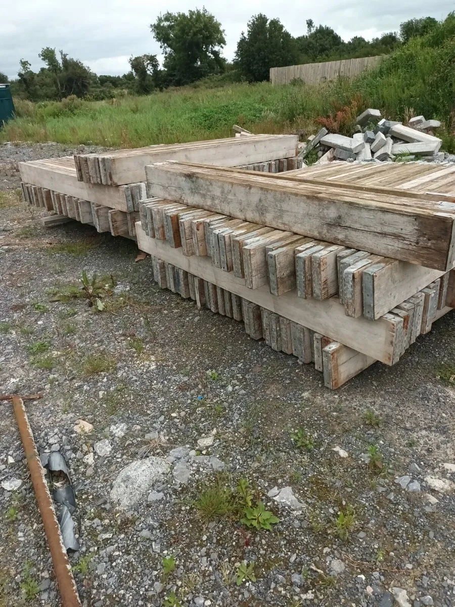 Large Quantity of Scaffolding - Image 2