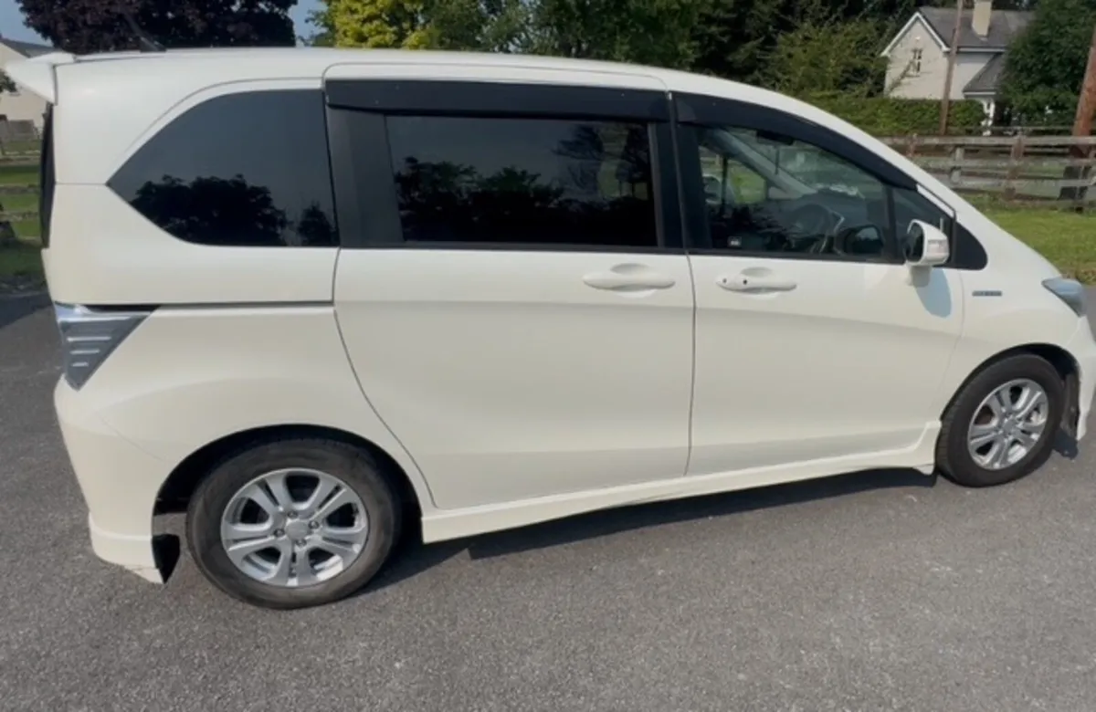 Honda Freed 2012 - Image 1
