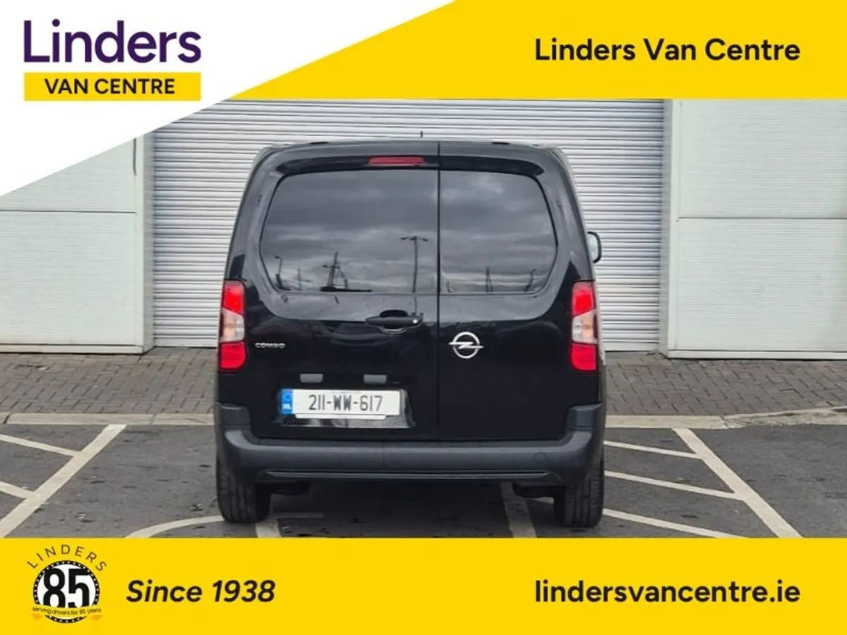 Opel Combo 3 Seats Low KMS 1 Owner - Image 4