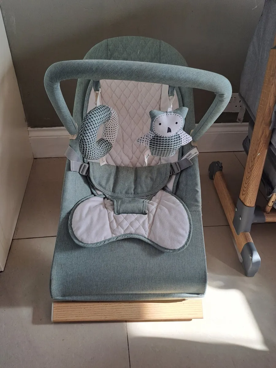 Nested baby bouncer