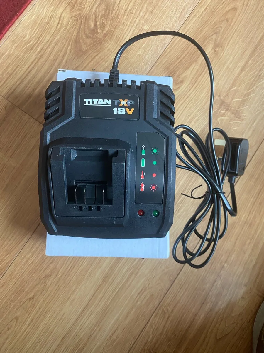 Titan battery charger - Image 1
