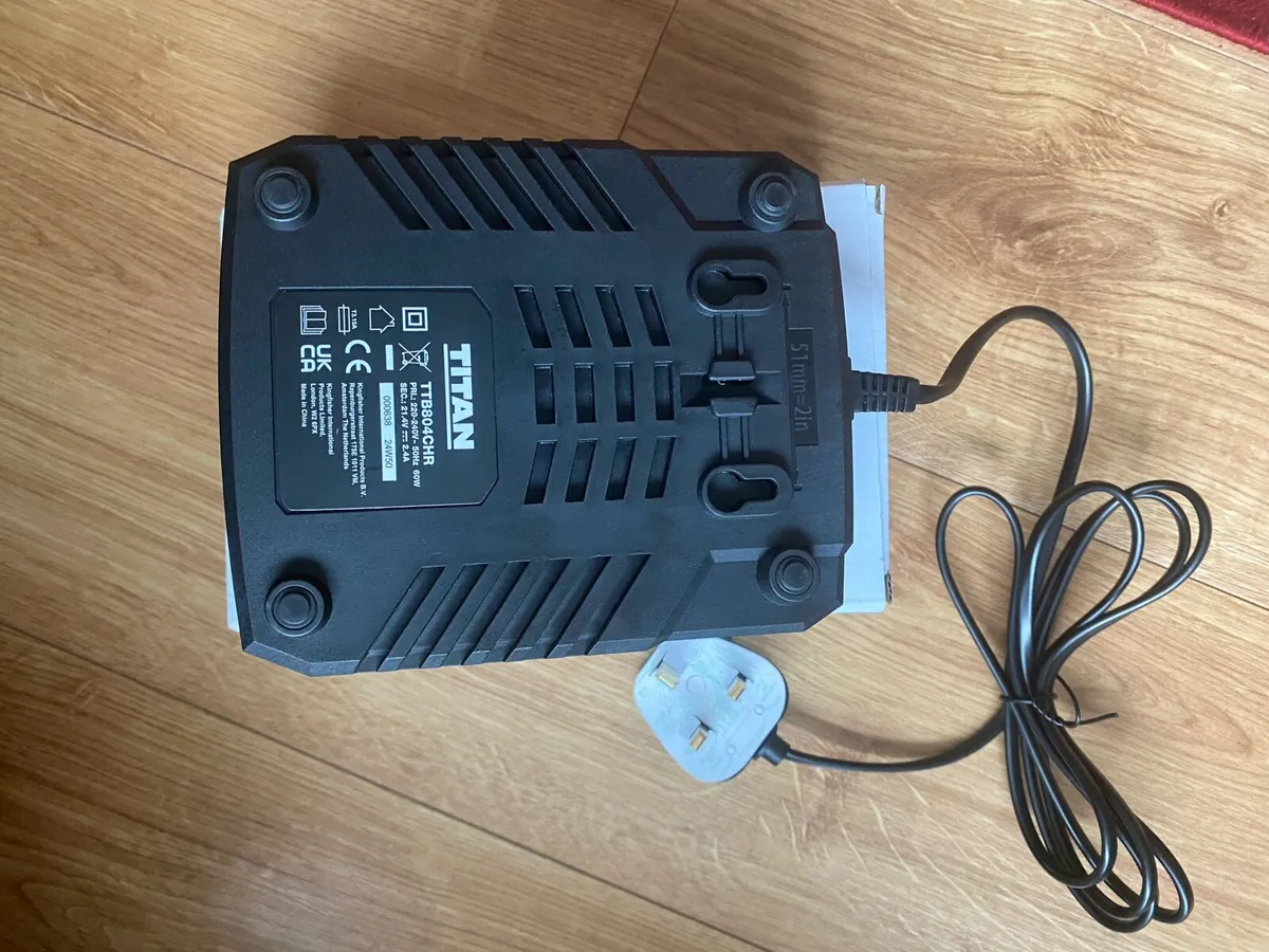 Titan battery charger - Image 2