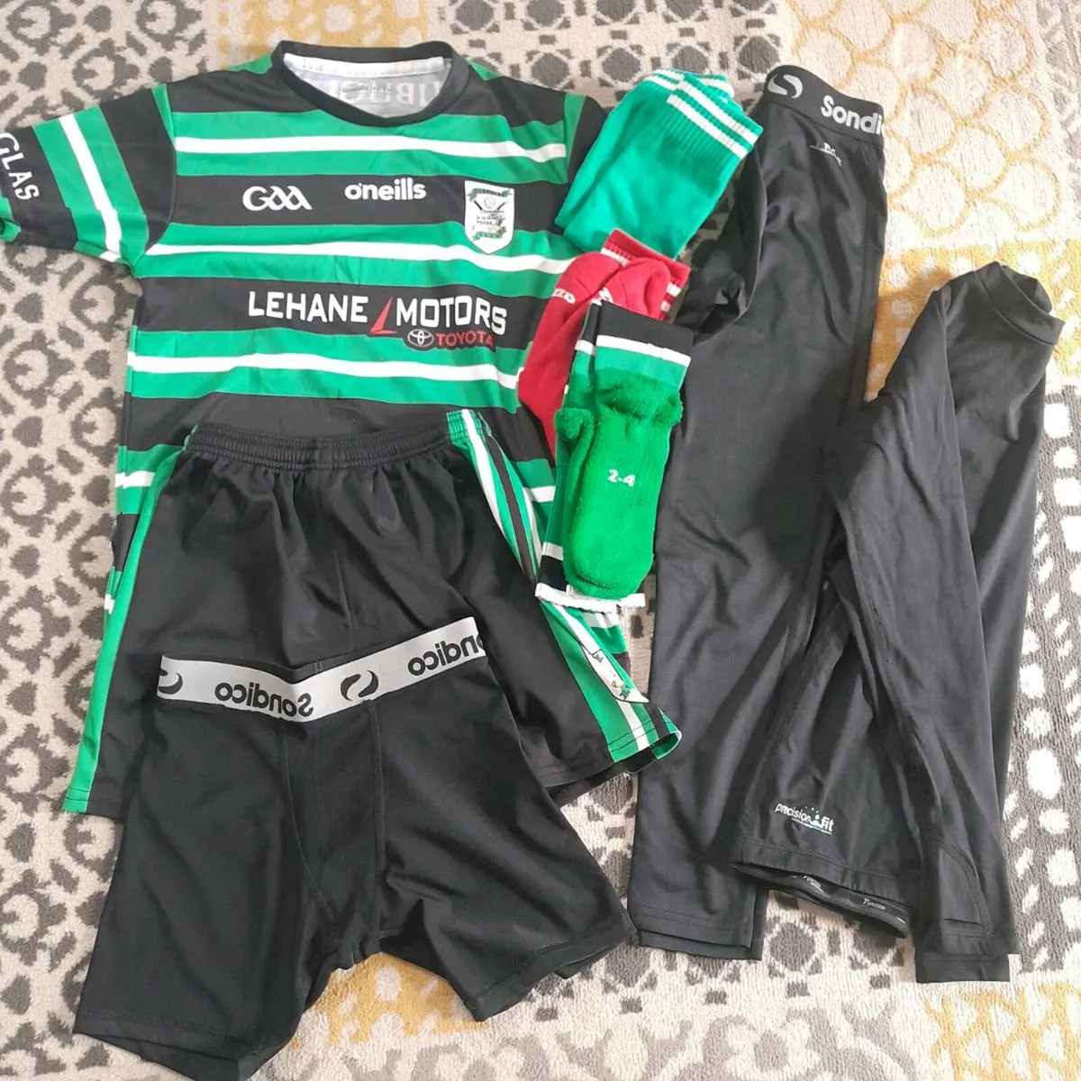 Boys clothes - Image 1