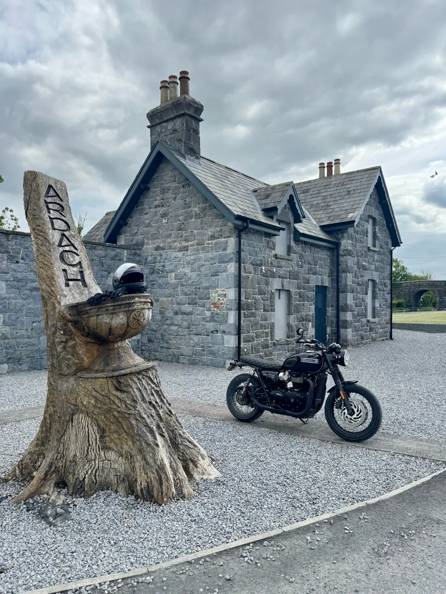 2018 Triumph Bonneville T120 Black - Image 3