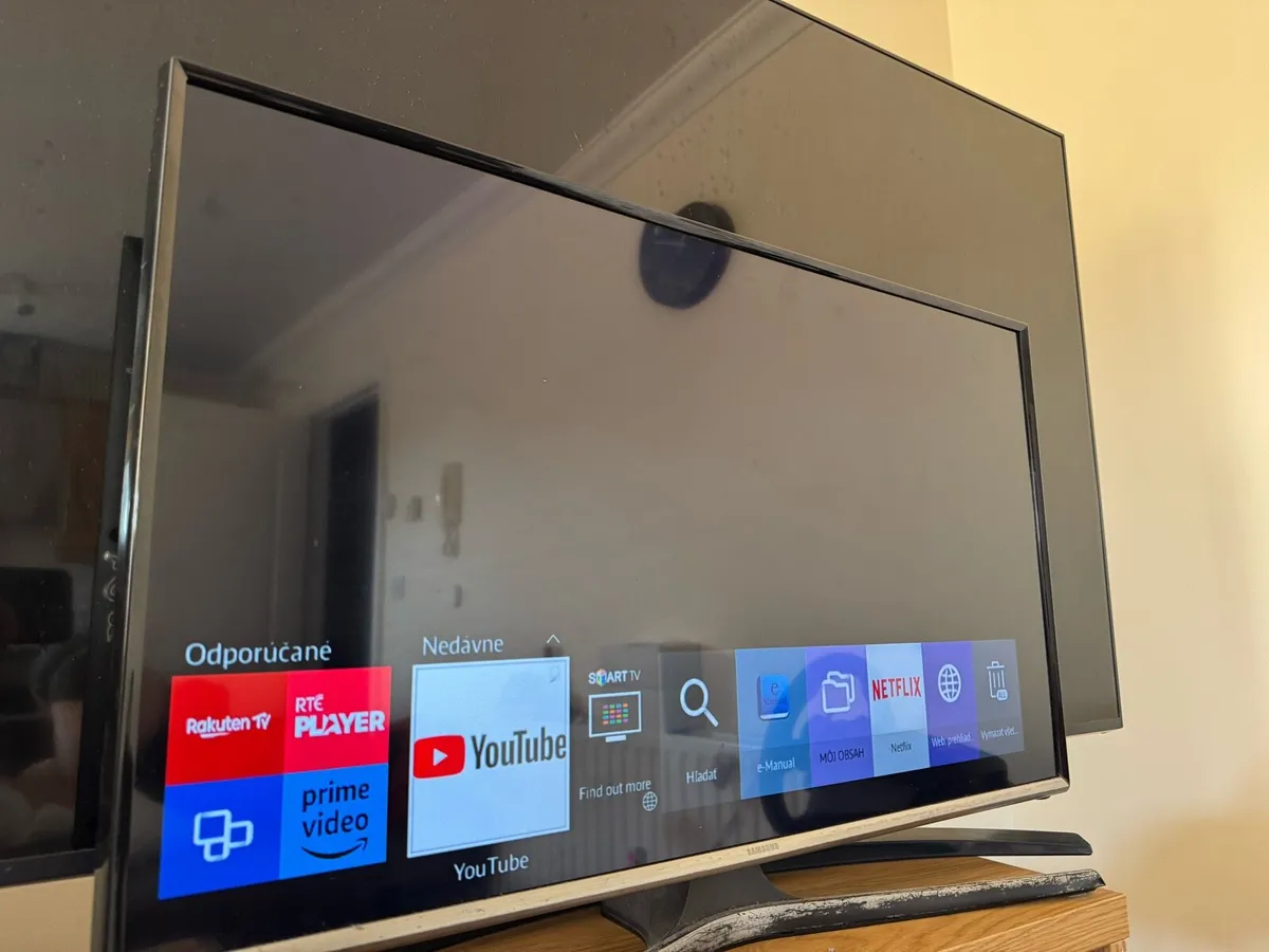 Samsung Smart Tv - Image 1