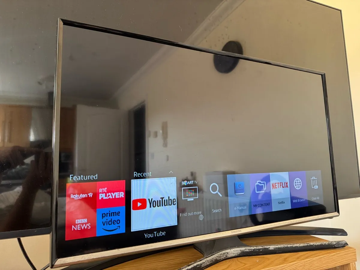 Samsung Smart Tv - Image 2