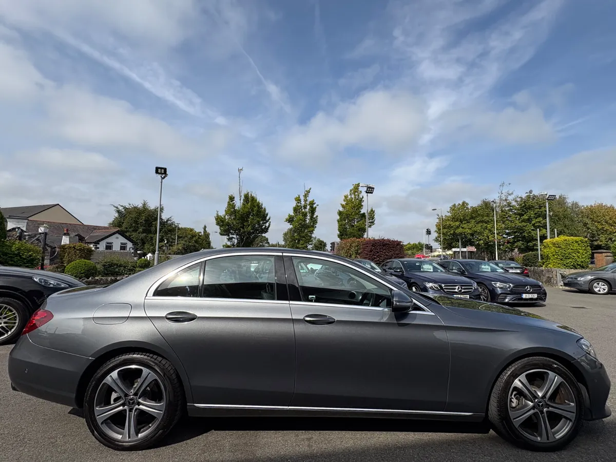 191 Mercedes-Benz E220 Auto *Low Kils* - Image 4