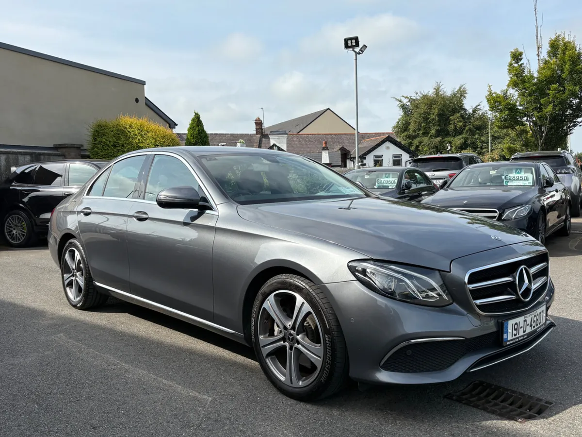 191 Mercedes-Benz E220 Auto *Low Kils* - Image 3