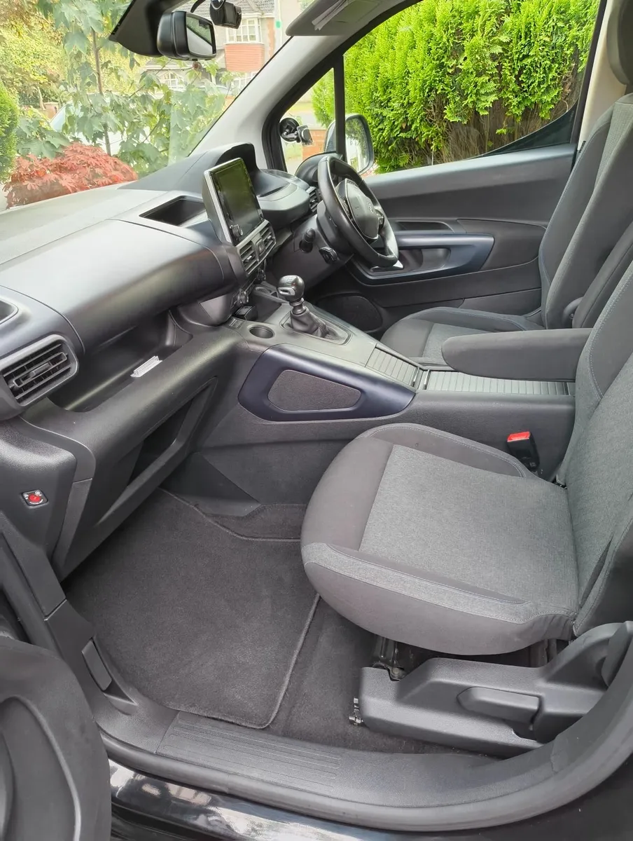 Peugeot Rifter 5 Seater - Image 4