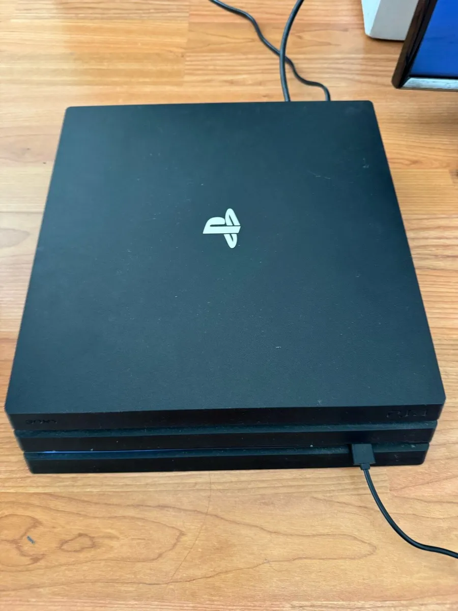 Ps4 Pro 1TB - Image 1