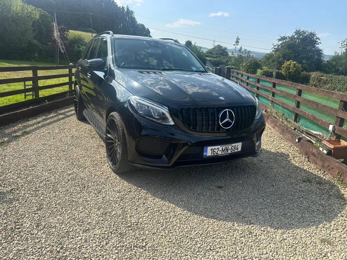 Mercedes GLE 250 AMG 2016 Lovey Jeep - Image 3