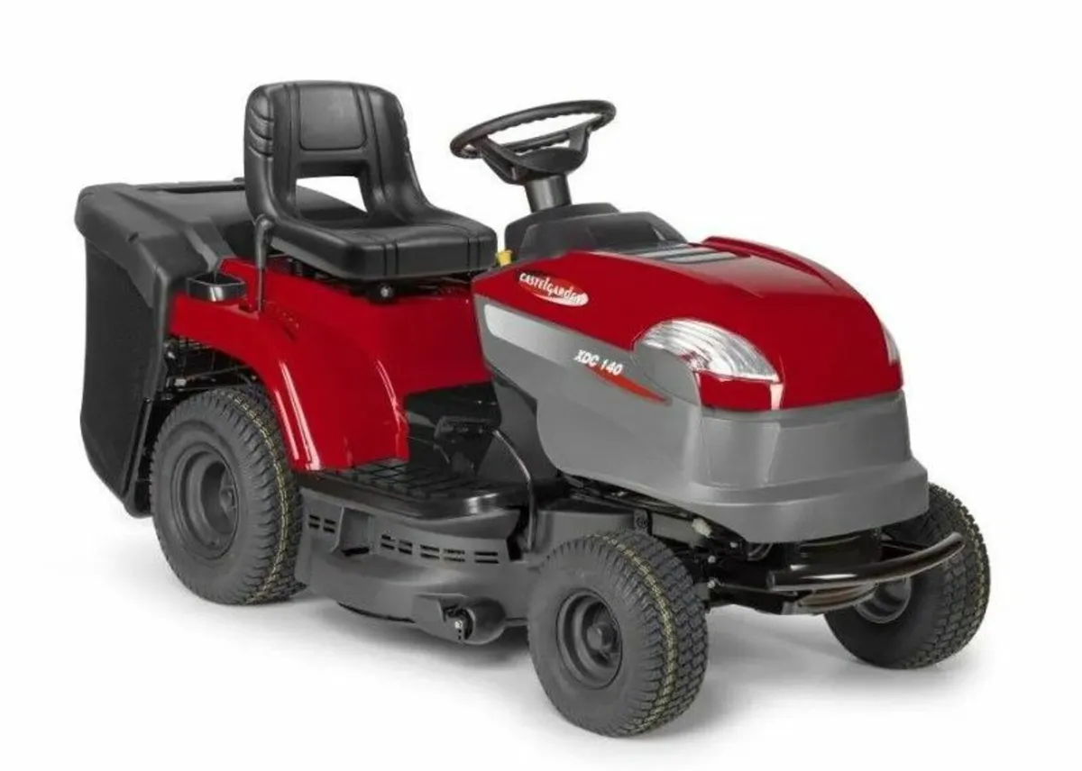 Castelgarden XDC140 33'' Manual Ride on Mower - Image 1