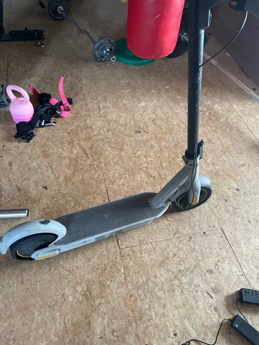 Electric scooter - Image 2