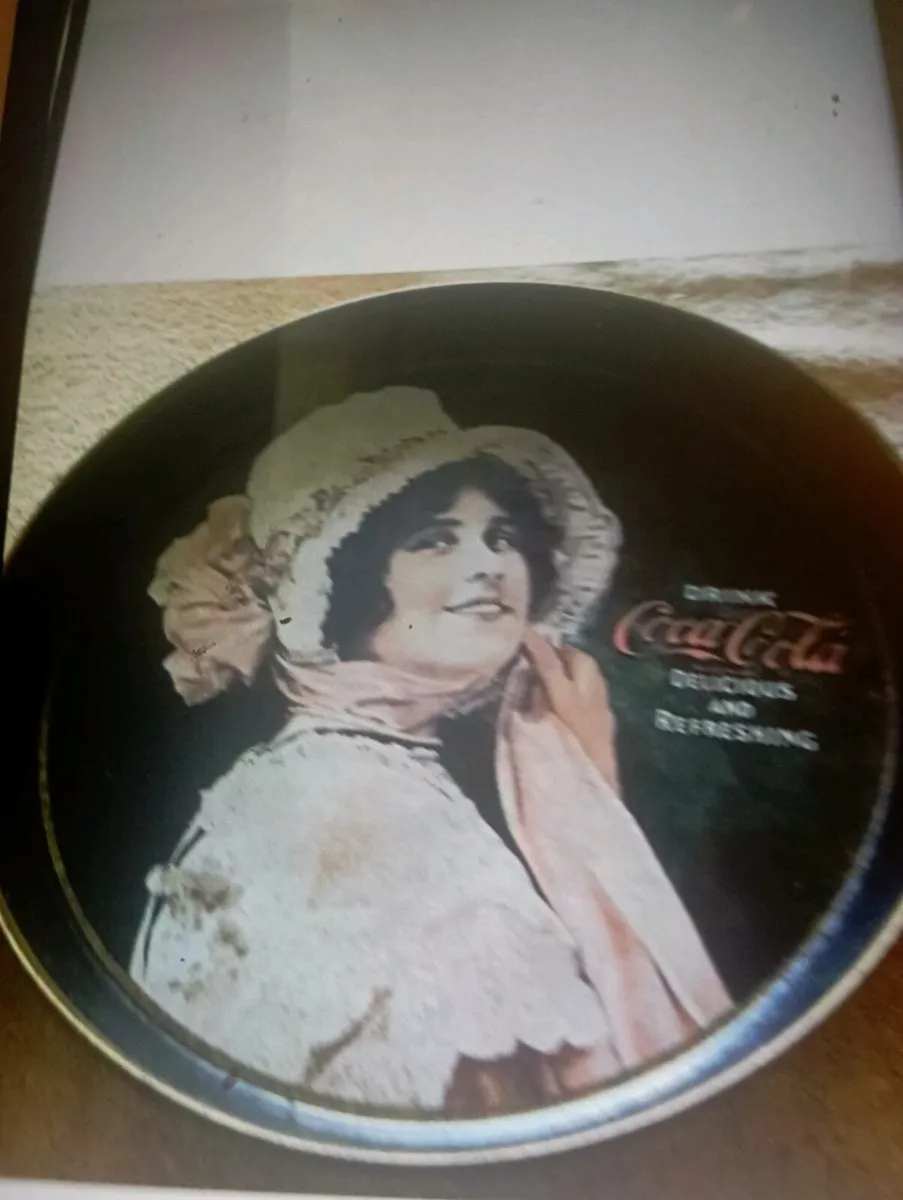 VINTAGE COCA COLA MEMORABILIA SET OF STEEL COASTER - Image 4