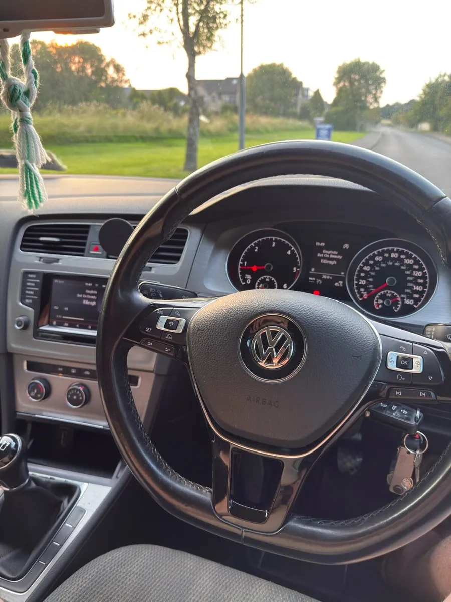 VW Golf 1.6 TDI SE Bluemotion (High Spec) - Image 4