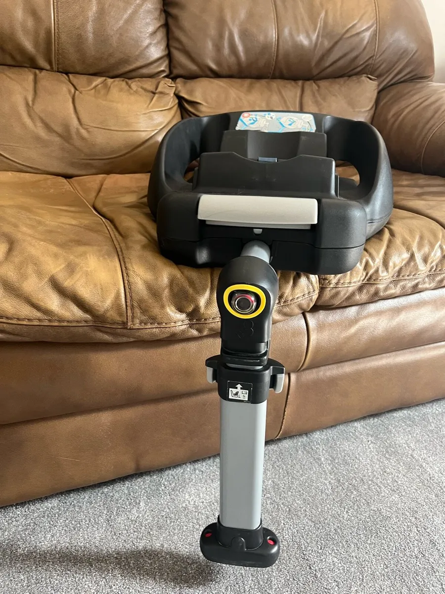 ISO fix car seat base - Image 1