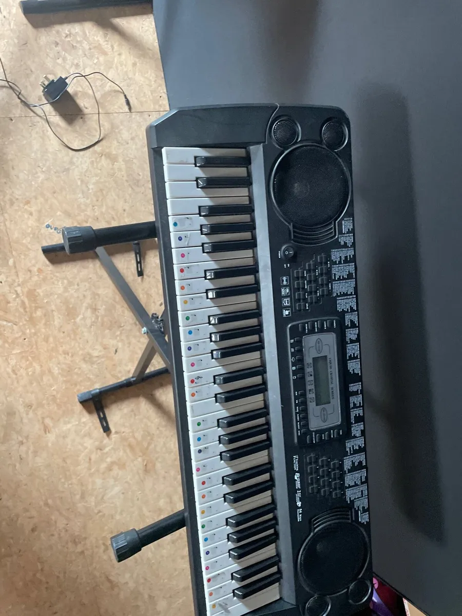 Piano keyboard - Image 1