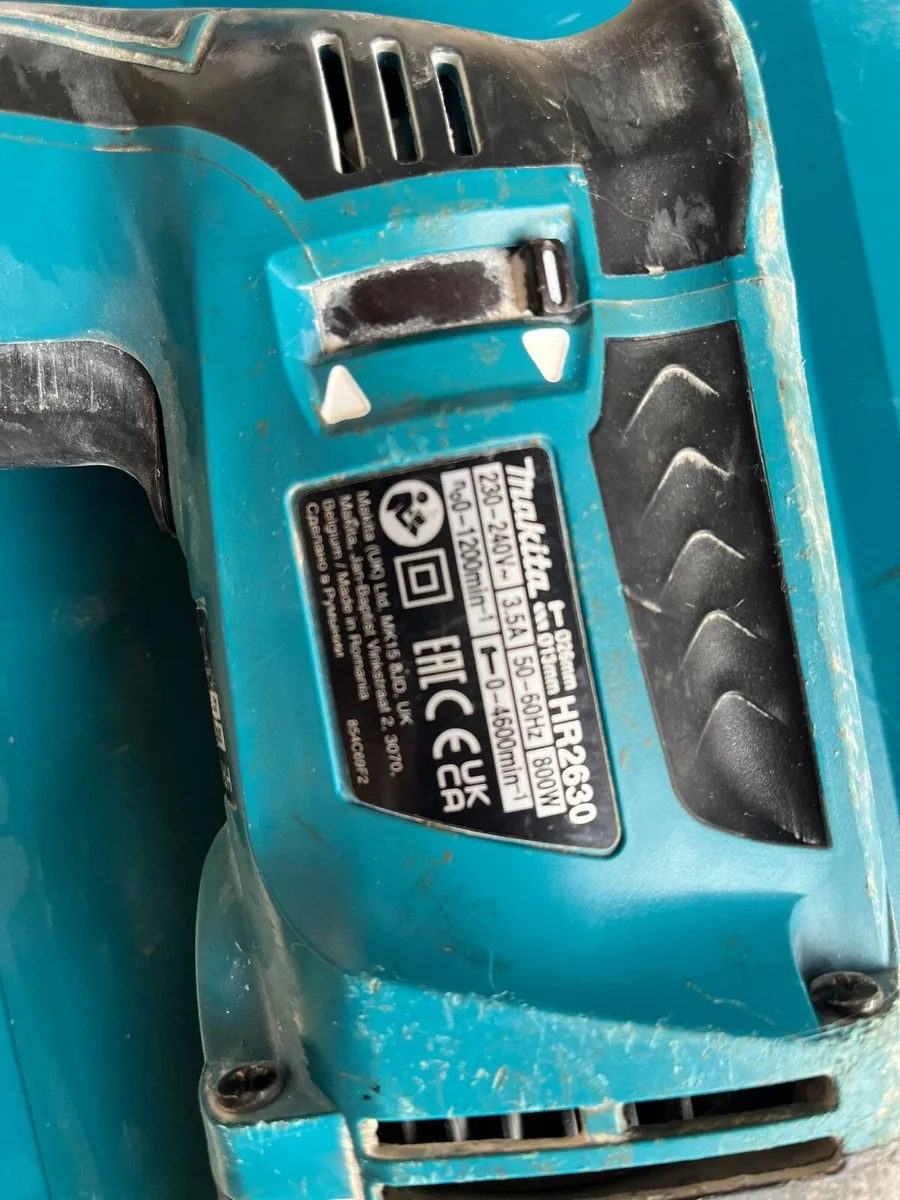 Makita sds drill 220v - Image 2