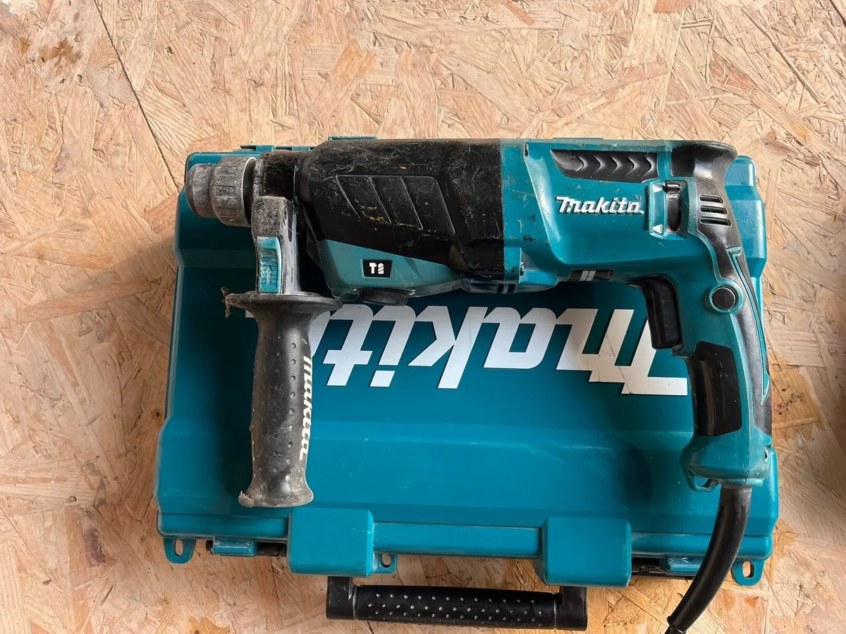 Makita sds drill 220v - Image 4